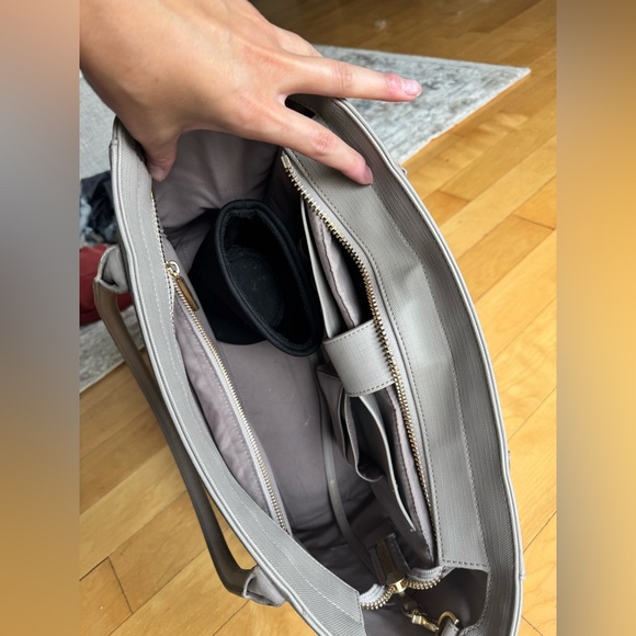 Dagne Dover Classic Leather Signature Tote Bag in Bleecker Blush - Picture 3 of 8